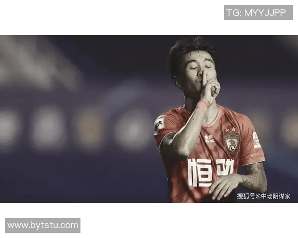 摇花手庆祝动作引发热议的足球巨星是谁 解析其背后的文化与意义 摇花手庆祝动作引发热议的足球巨星是谁 解析其背后的文化与意义