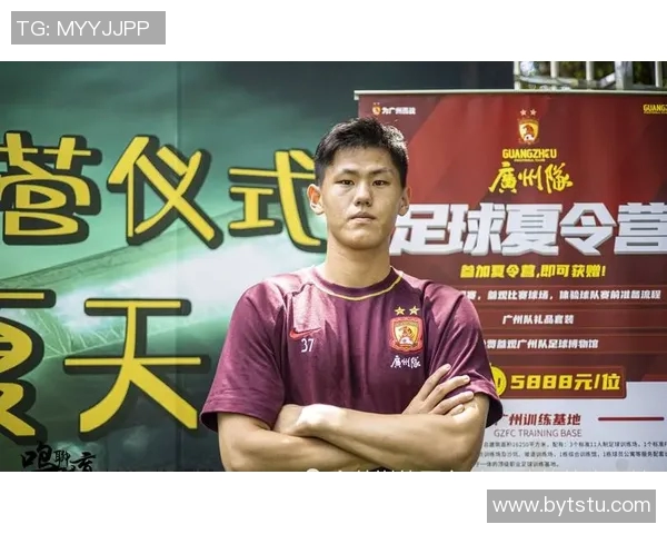 足球星视界独家解读全球顶级球员背后的成长历程与精彩瞬间 足球星视界独家解读全球顶级球员背后的成长历程与精彩瞬间